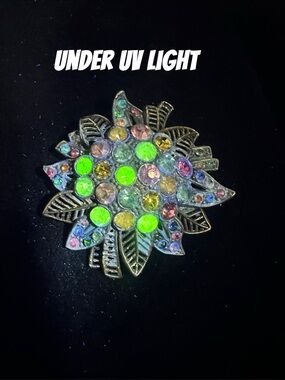Vtg: Pewter Toned Multicolored Gemstone Floral Accent Brooch *Uranium *